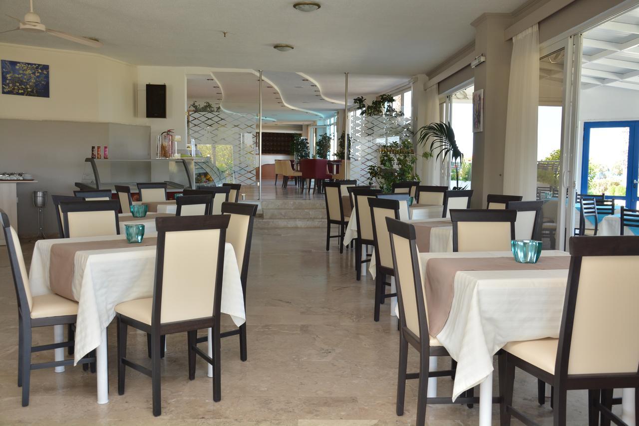 Costa Angela Seaside Resort 외부 사진